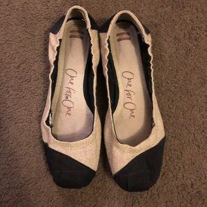 Women’s Toms Flats